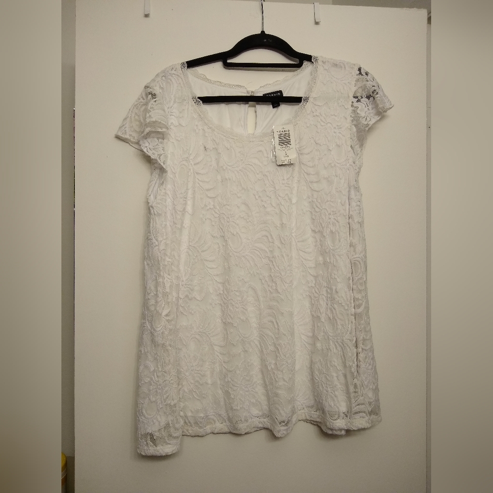 Torrid Size 1 White Flutter Sleeve Lace Blouse